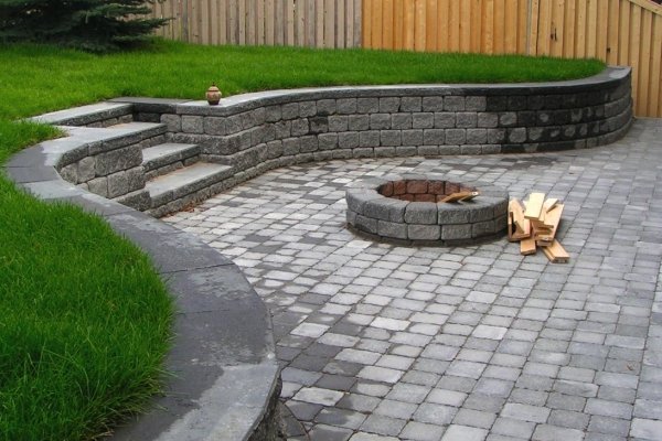 Retaining Wall Fire Pit