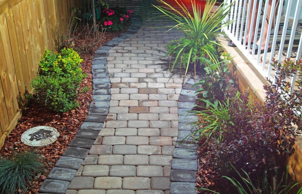 Pathway - Rustic cobble pathway with charcoal border