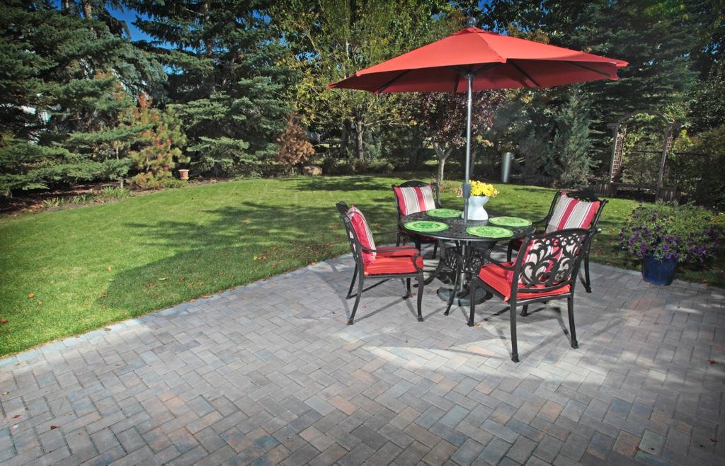 Patio - Holland pavers in a herringbone pattern in northern with a charcoal border