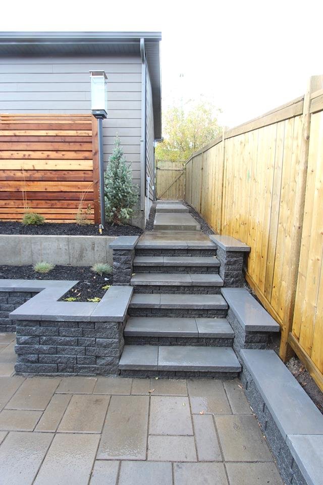 steps - Black onyx steps with shale grey piedemonte coping