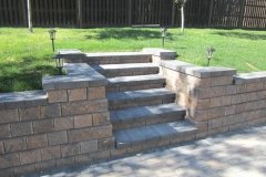 steps - rustic pisa II retaining wall and steps with charcoal capstones